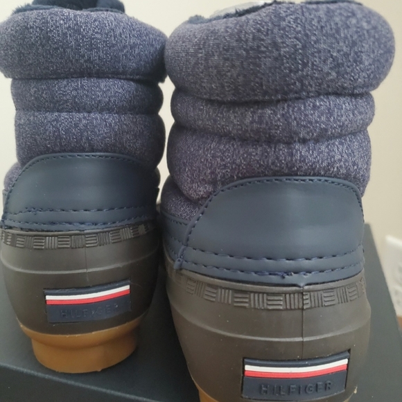 Tommy Hilfiger ladies boots (NWT) - Picture 4 of 6